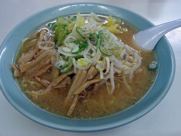 あなたならどちらを注文しますか？？　【山形市　１８番ラーメン】