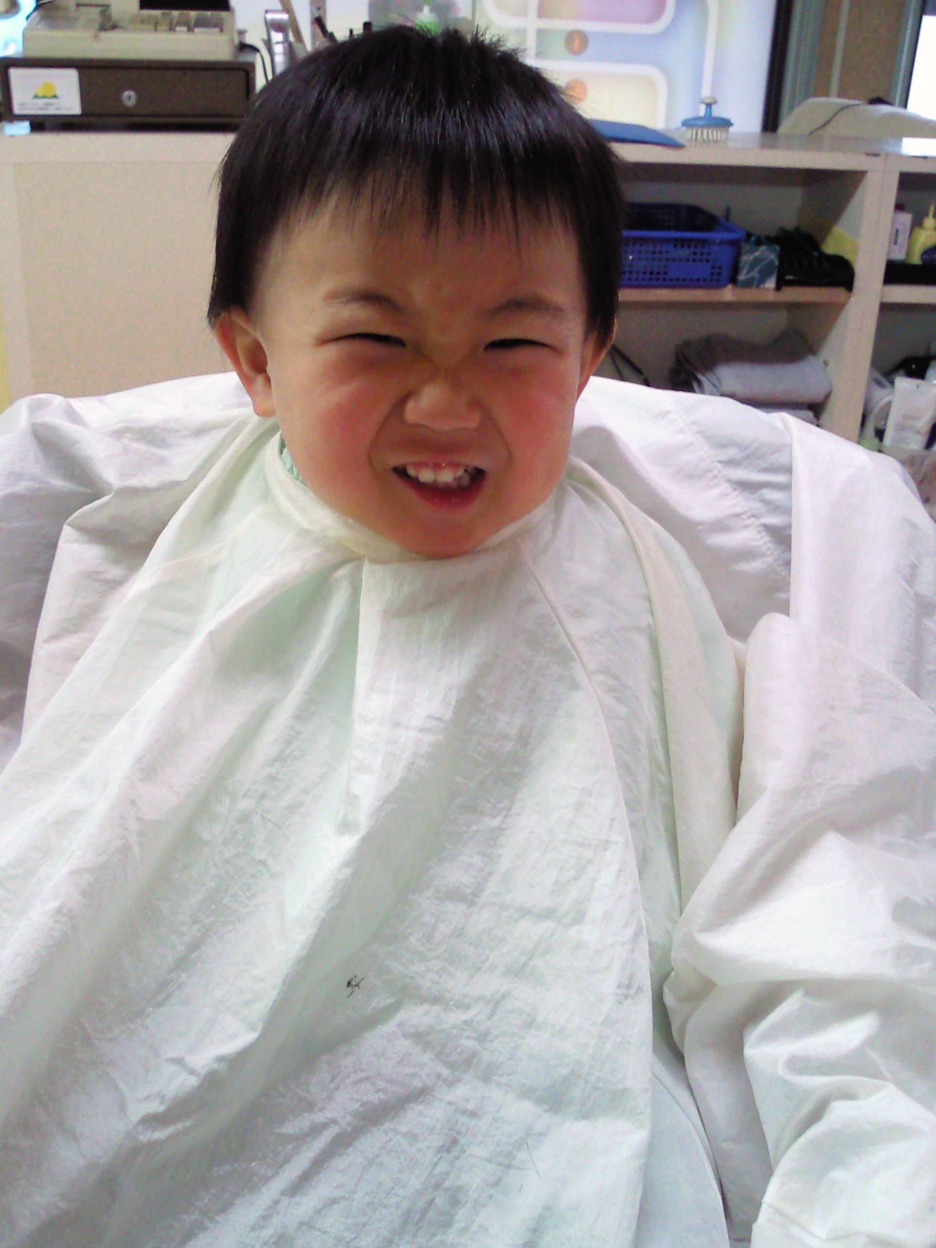 ★味よし「ボクも上手に髪切れたよ~!!」