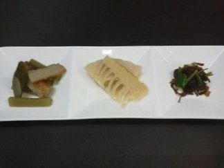 ★味よし「春の旬のお通し・三種盛です♪」