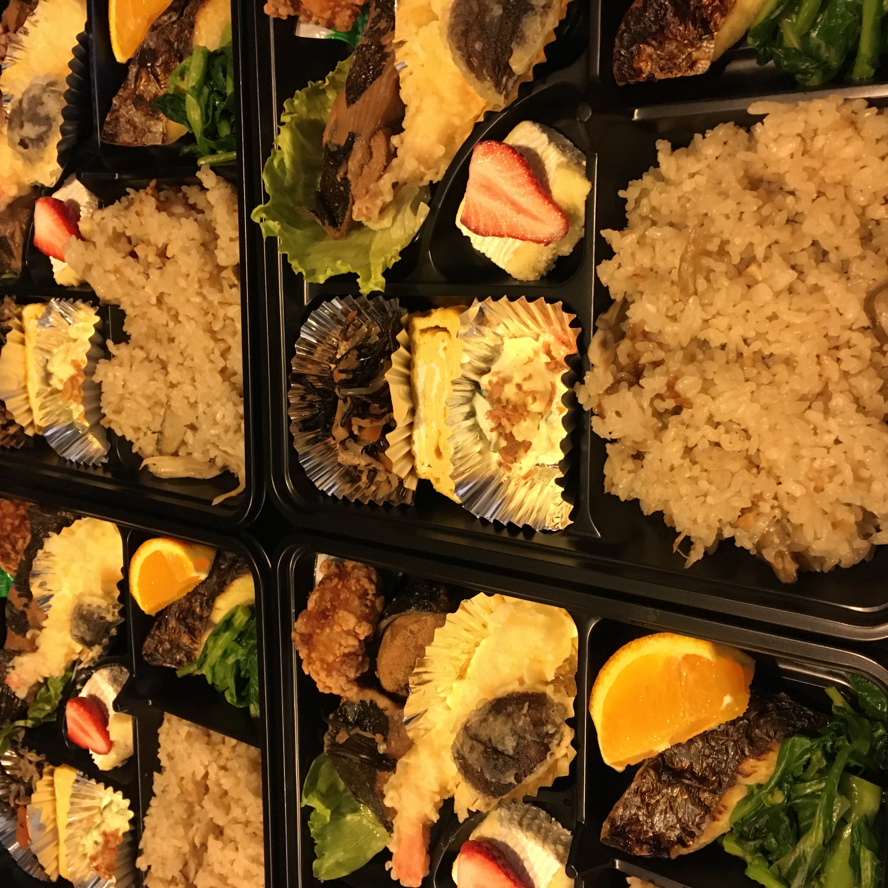 ★味よし「今週のランチは、お休みです( ;∀;)」