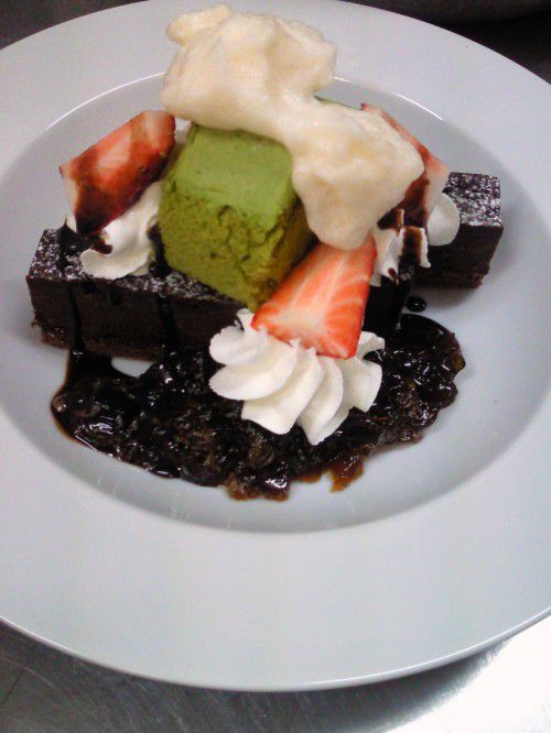 ★味よし「デザートいろいろ、いかがですか？」