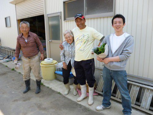★味よし「私達の農業の先生です！！その１」