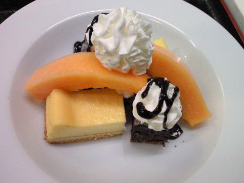 ★味よし「季節のフルーツ＆デザートです！！」