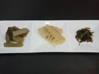★味よし「春の旬のお通し・三種盛です♪」