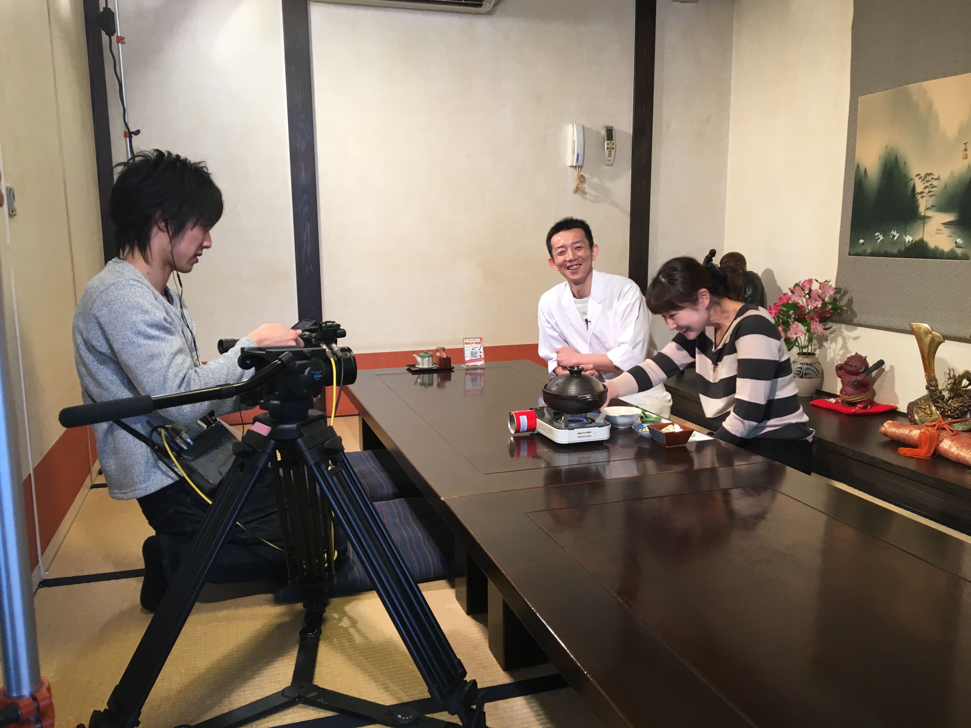 ★味よし「プロフェッショナル風に！？撮影風景です！！（笑）」