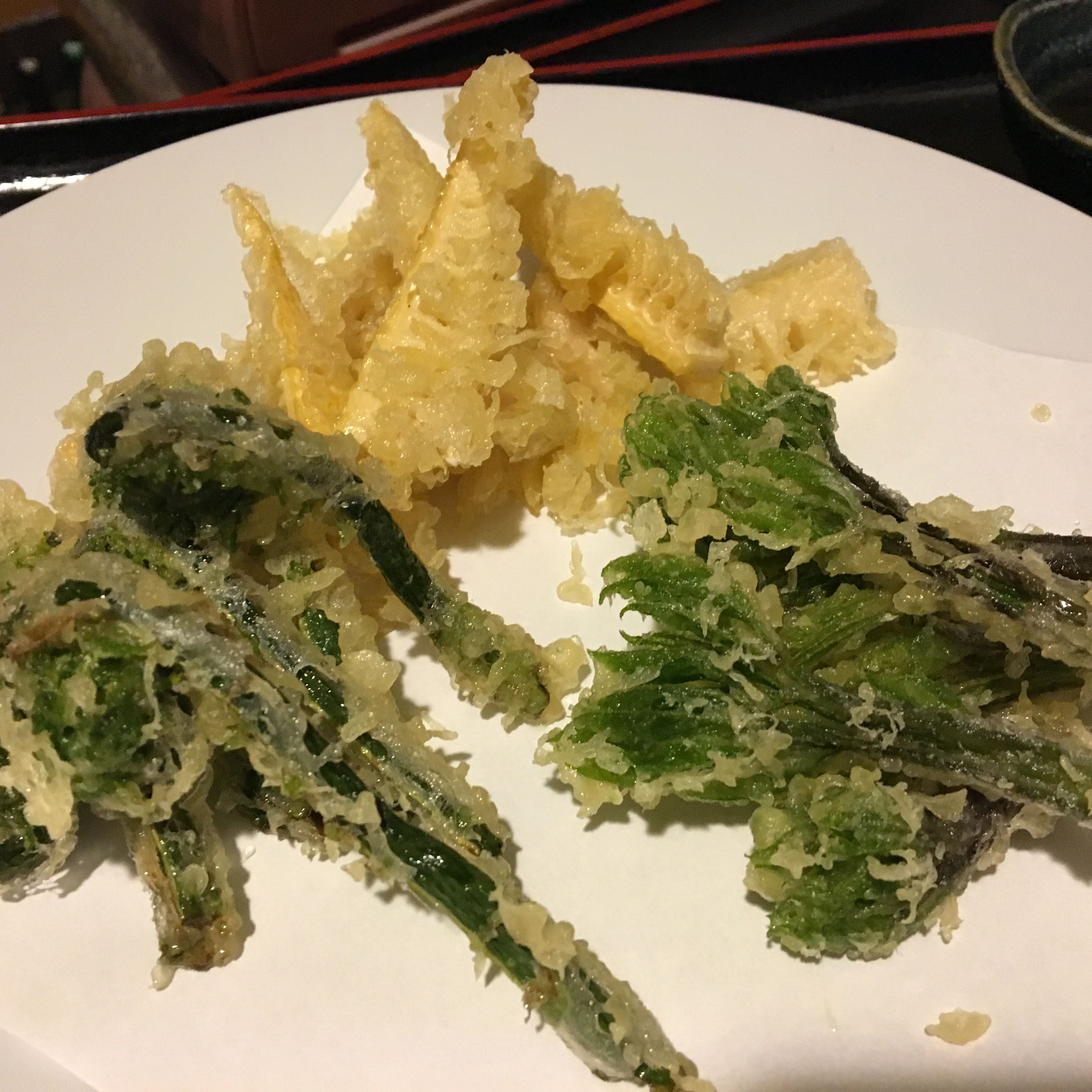 ★味よし「旬の山菜の天ぷらです！！」