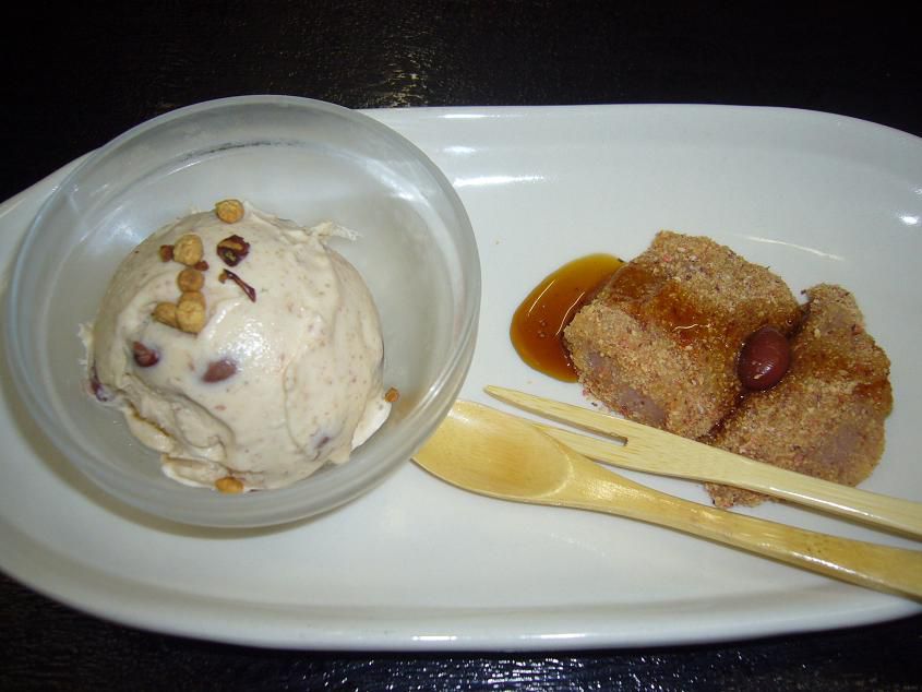 ☆味よし「紅大豆のアイスです!」