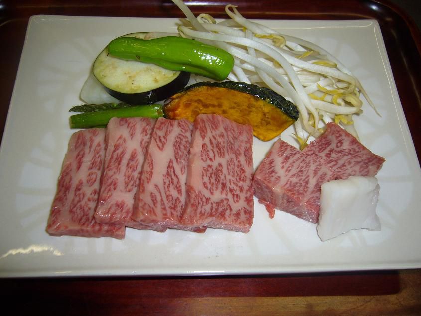 ☆味よし「米沢牛もありますよ!!」