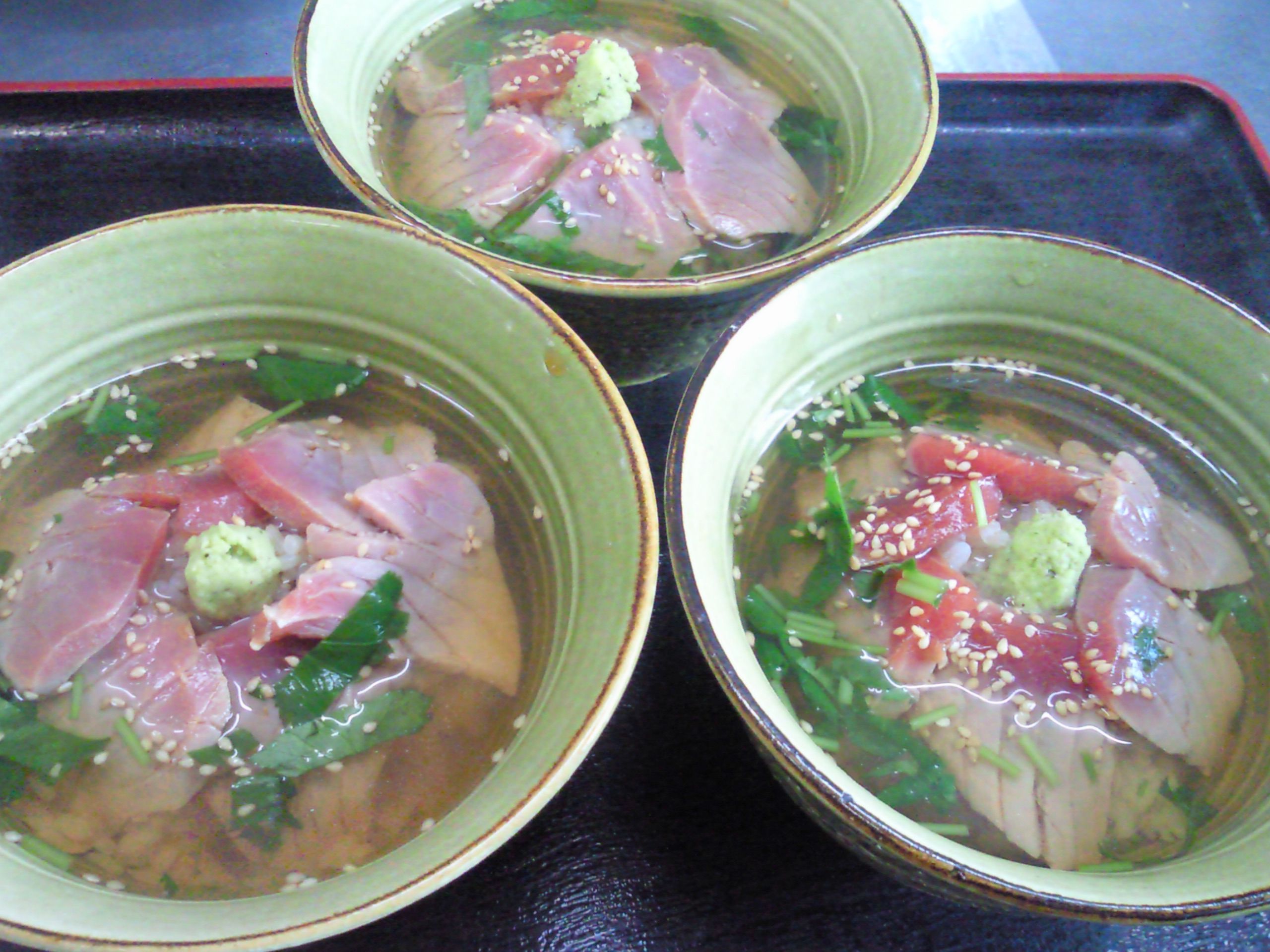 ★味よし「贅沢なお茶漬け!マグロ茶漬けですよ!」