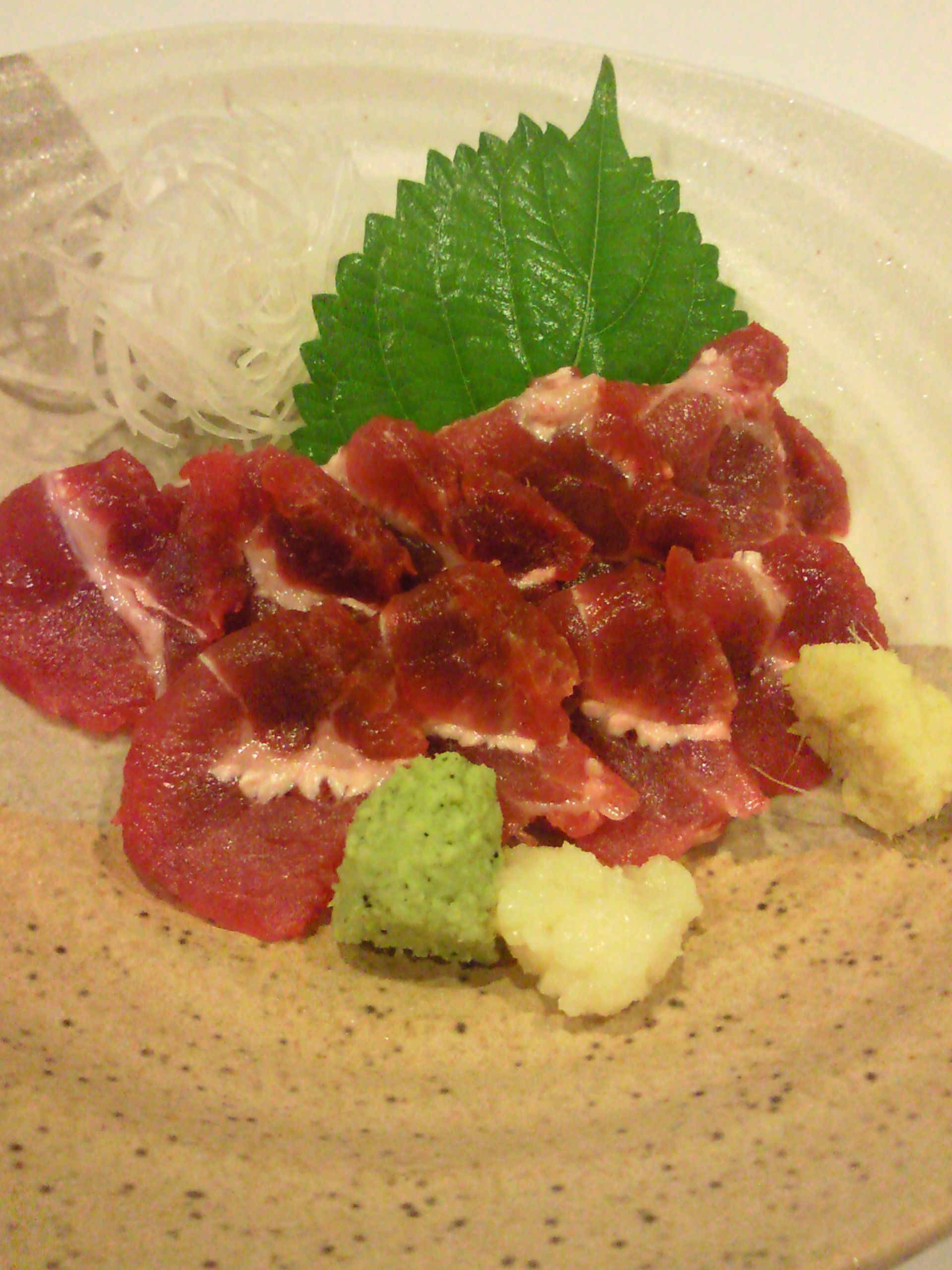 ★味よし「鯨(くじら)のお造りです!!」