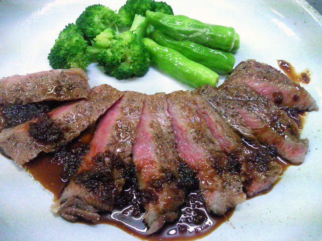 ★味よし「米沢牛のステ-キです!」