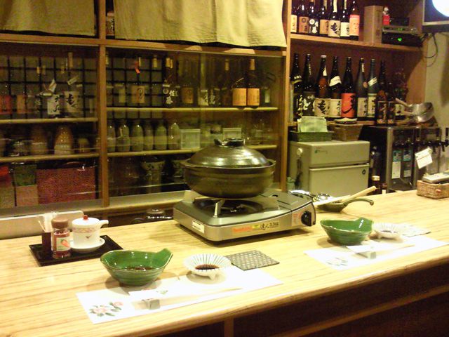 ★味よし「カウンター席にも、どうぞ~(*^^)v」