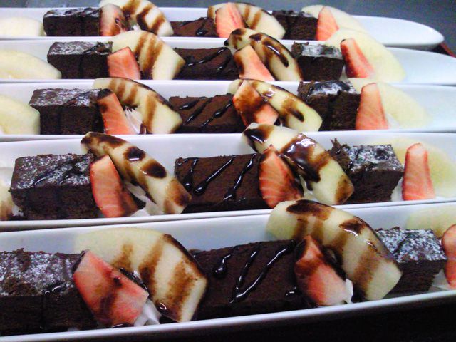 ★味よし「人気デザートNO・1は、ガトーショコラ!!」