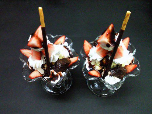 ★味よし「特製デザート??パフェ作っちゃいましたよ~!!」