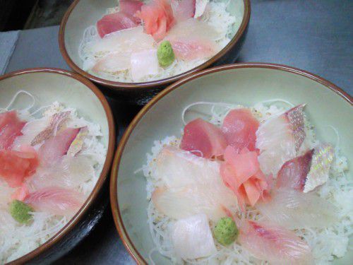 ★味よし「海鮮丼にしてみました!」