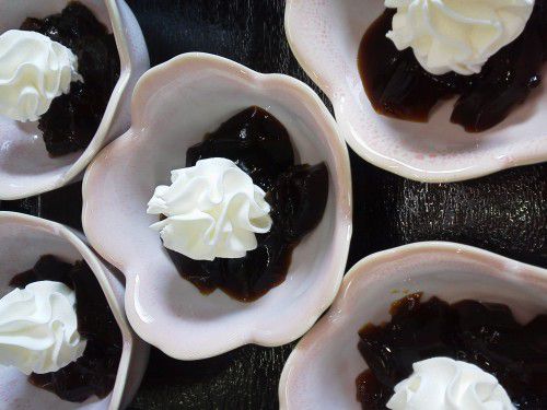 ★味よし「デザートも・・・春らしい器で♪」