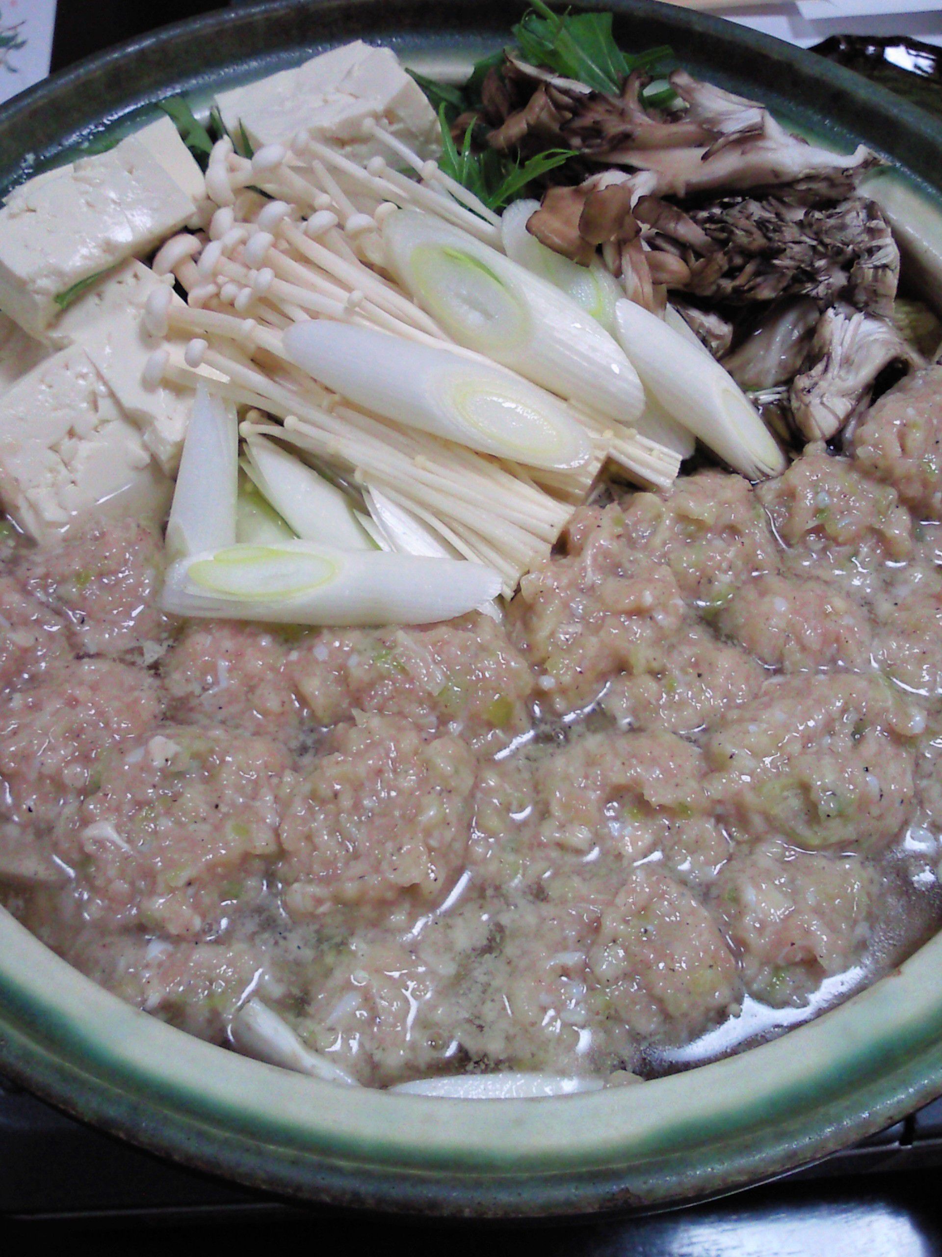 ★味よし「お鍋のご紹介!第四弾!鶏団子鍋です♪」