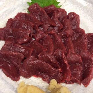 ★味よし「白鷹産の馬刺しです!!」