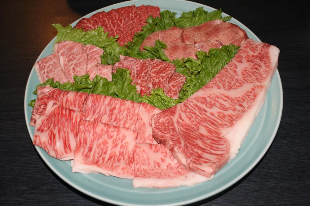 ８月は山形牛の月　焼肉・すき焼き・しゃぶしゃぶ　最高です！