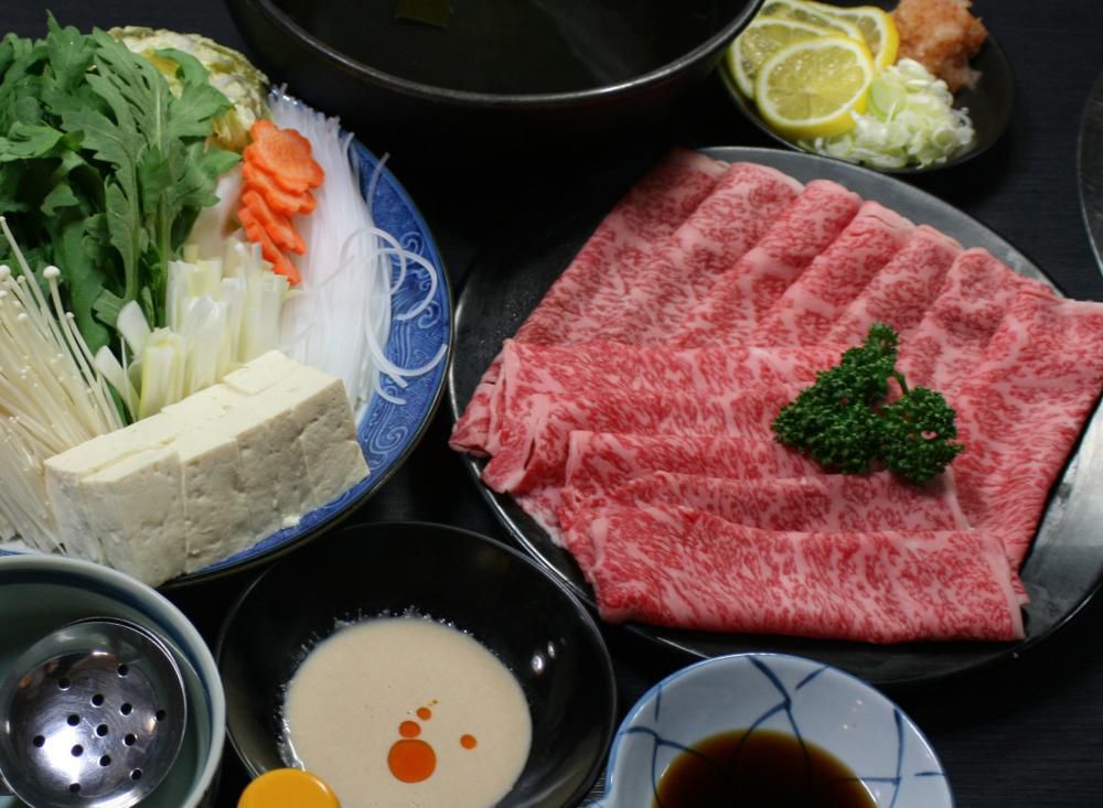 良い夫婦は肉料理あんどうの山形牛を食べて熱々！