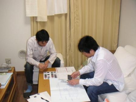 梁の見える家　色彩検討もいよいよ大詰め