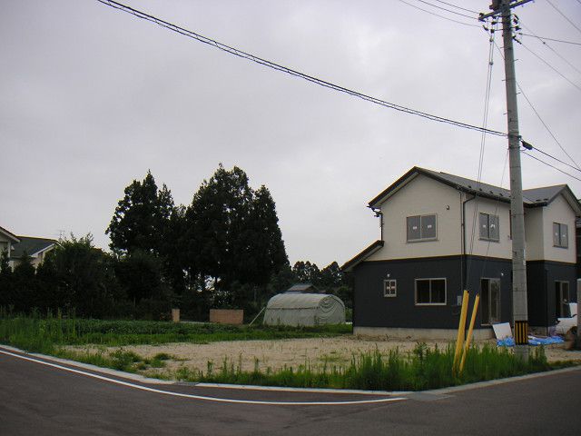 外観決定！頭の中で現地写真にモンタージュ。