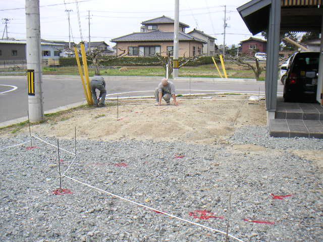 外構工事が始まりました。
