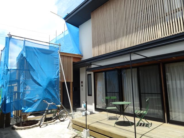 格子、取り付きました。『梁の見える家…増築…』