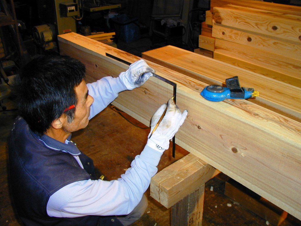 誰の曲尺(さしがね)だ?