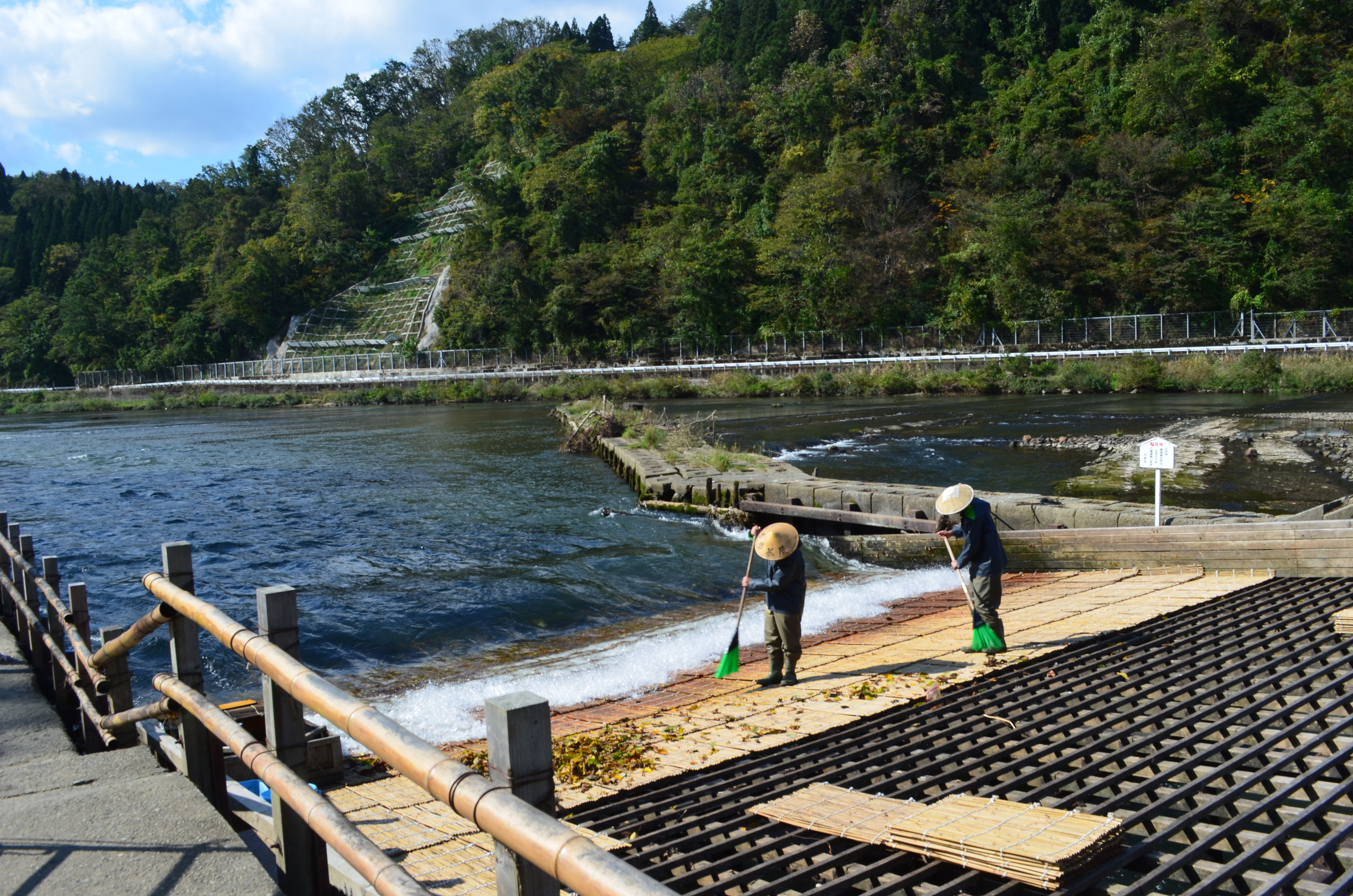 白鷹町の道の駅「道の駅 白鷹ヤナ公園」が紹介されます。