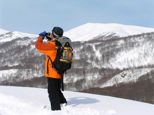 志津スキー場より月山を