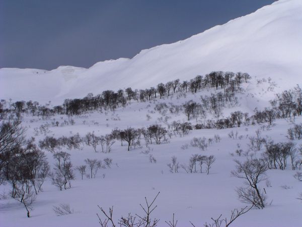 西の平に向かって