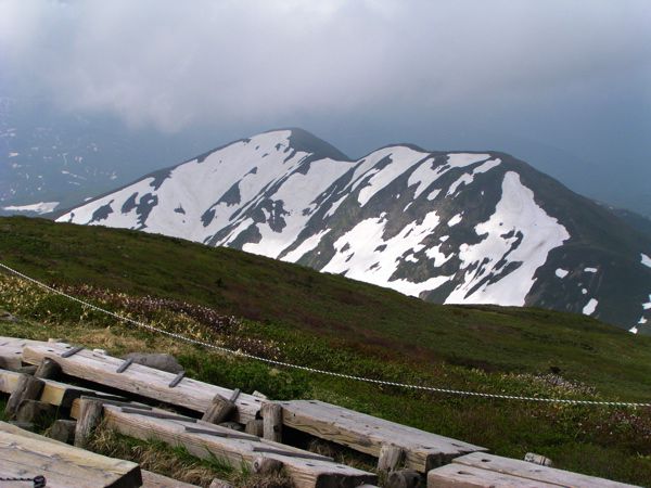 木道より湯殿山(1500m)
