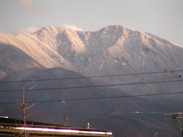 龍山初雪