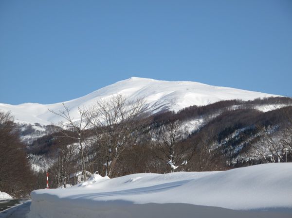 月山