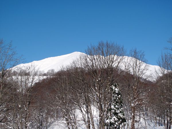 湯殿山