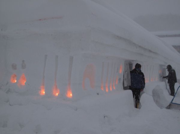 大雪の中