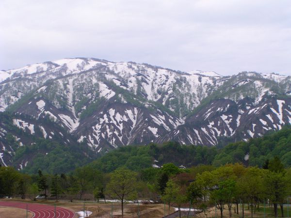 対岸の風景と対峙