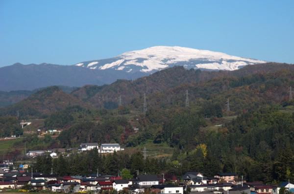 月山遠望　