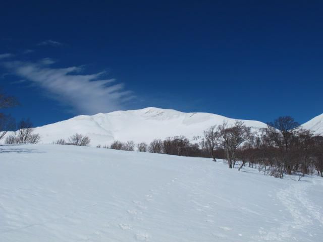 広大な台地に聳える