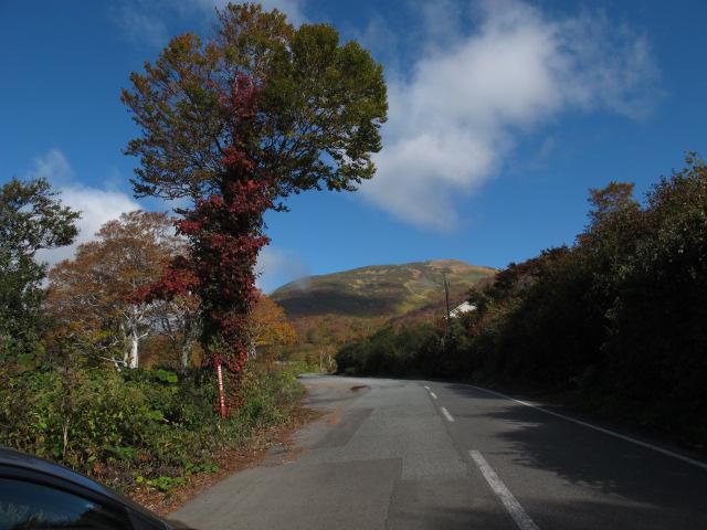 月山姥沢駐車場入り口