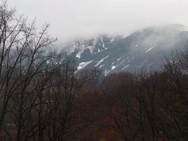 かすかに湯殿山