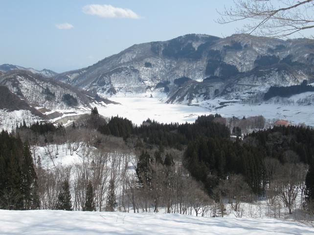 月山山麓とダム