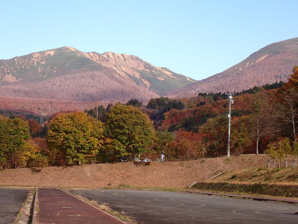 月山、湯殿、姥ヶ岳、