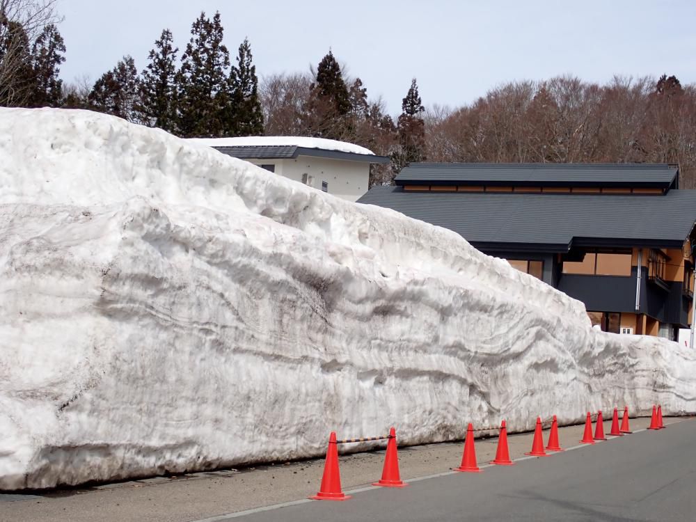 雪旅篭雪像跡機