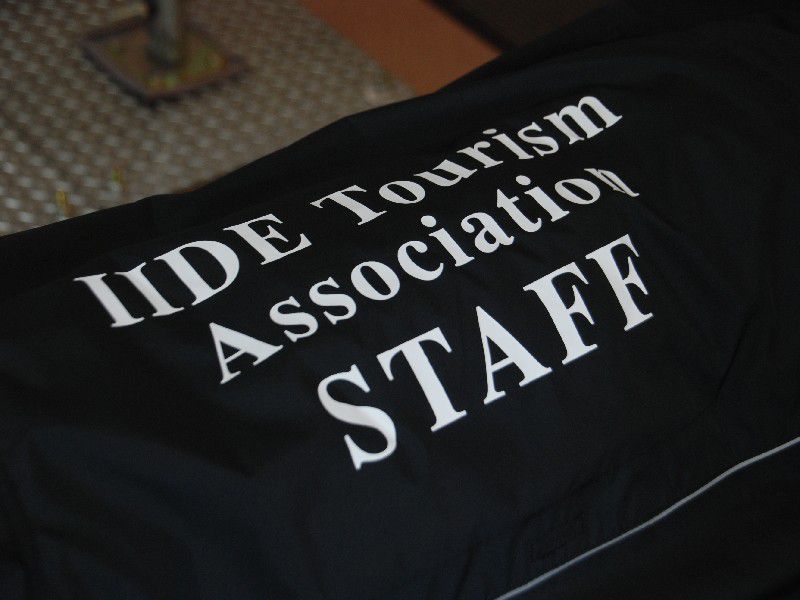 観光協会 in black