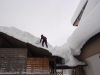 屋根の雪下ろし