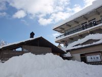 大勢で雪下ろし