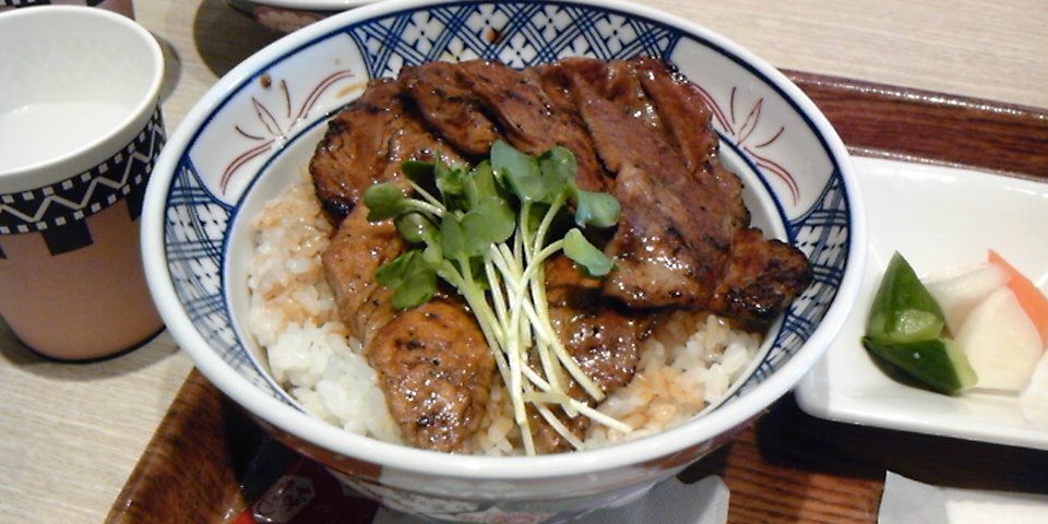 豚丼　まる家