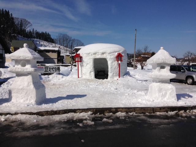 雪灯籠作り